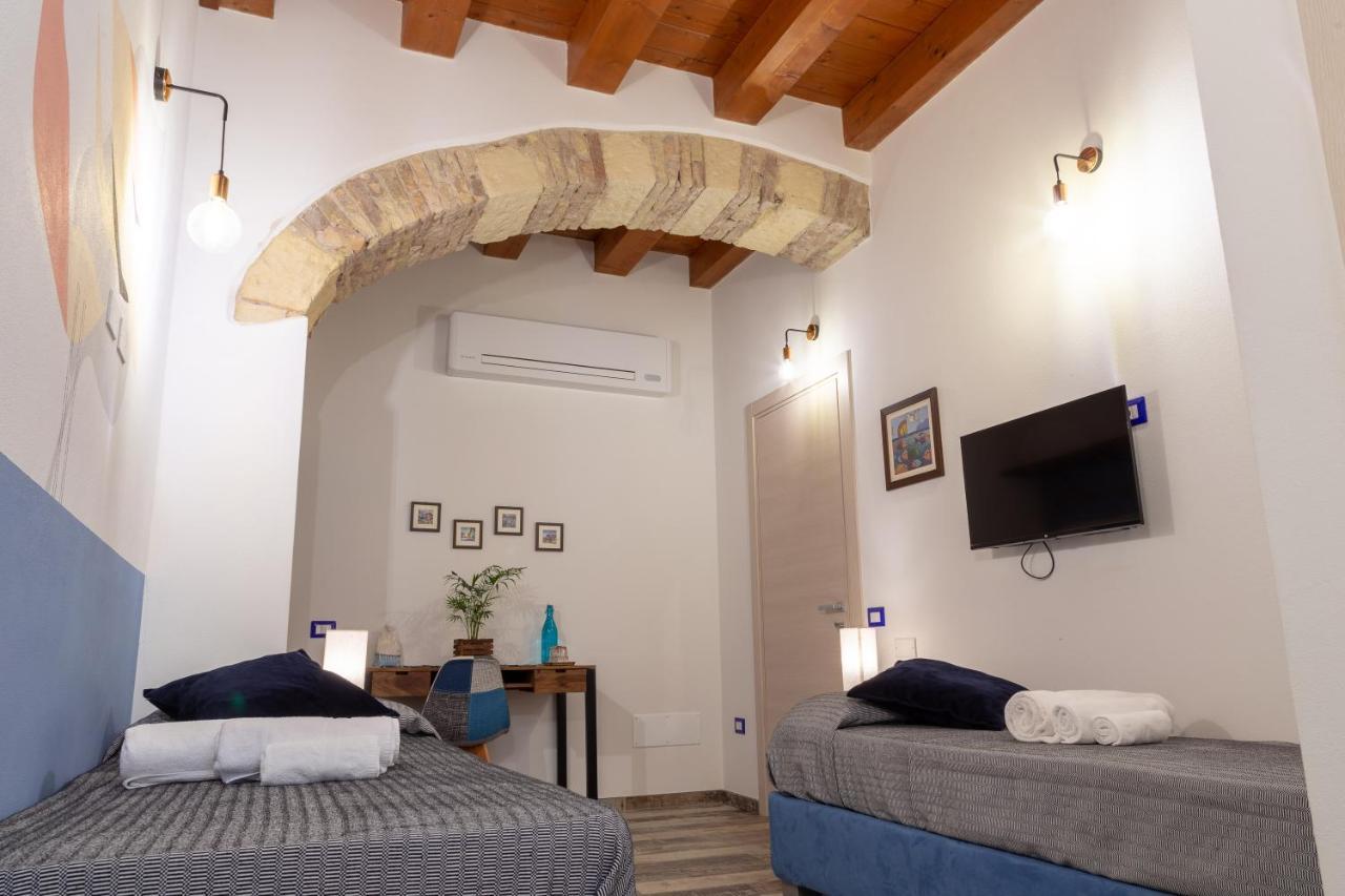 Trigu & Mangoni Bed & Breakfast Каляри Екстериор снимка